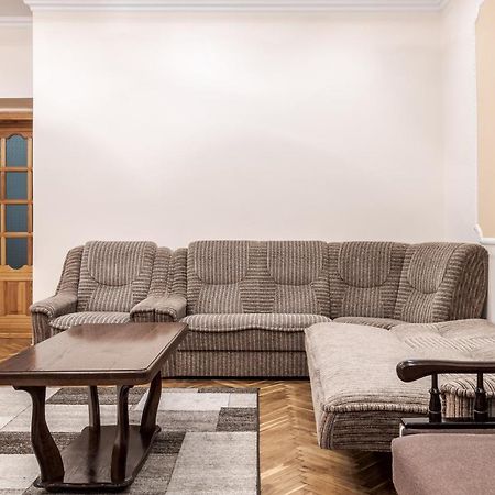 Akademika Hnatyuka Apartment Lviv Exterior photo
