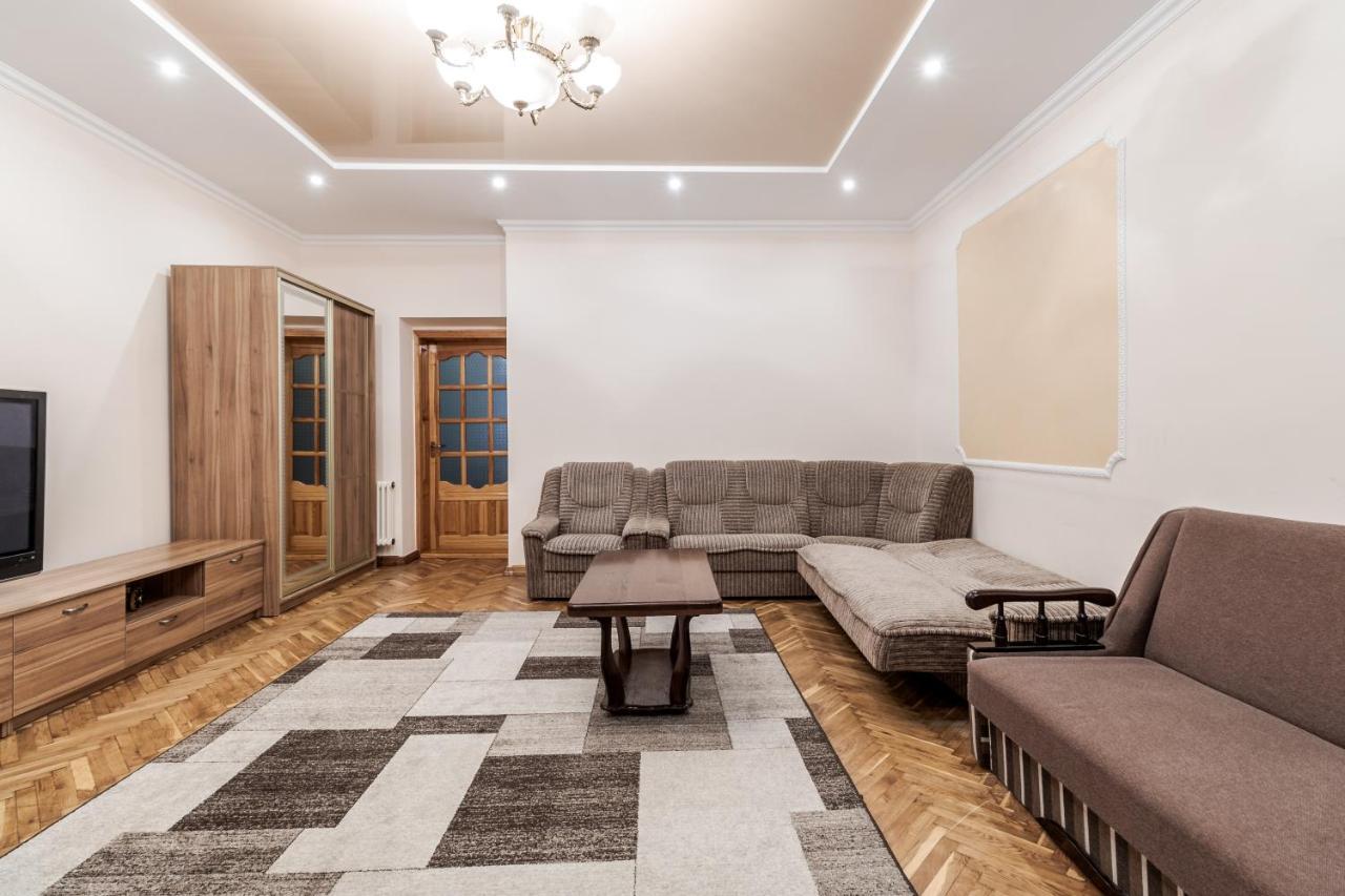 Akademika Hnatyuka Apartment Lviv Exterior photo