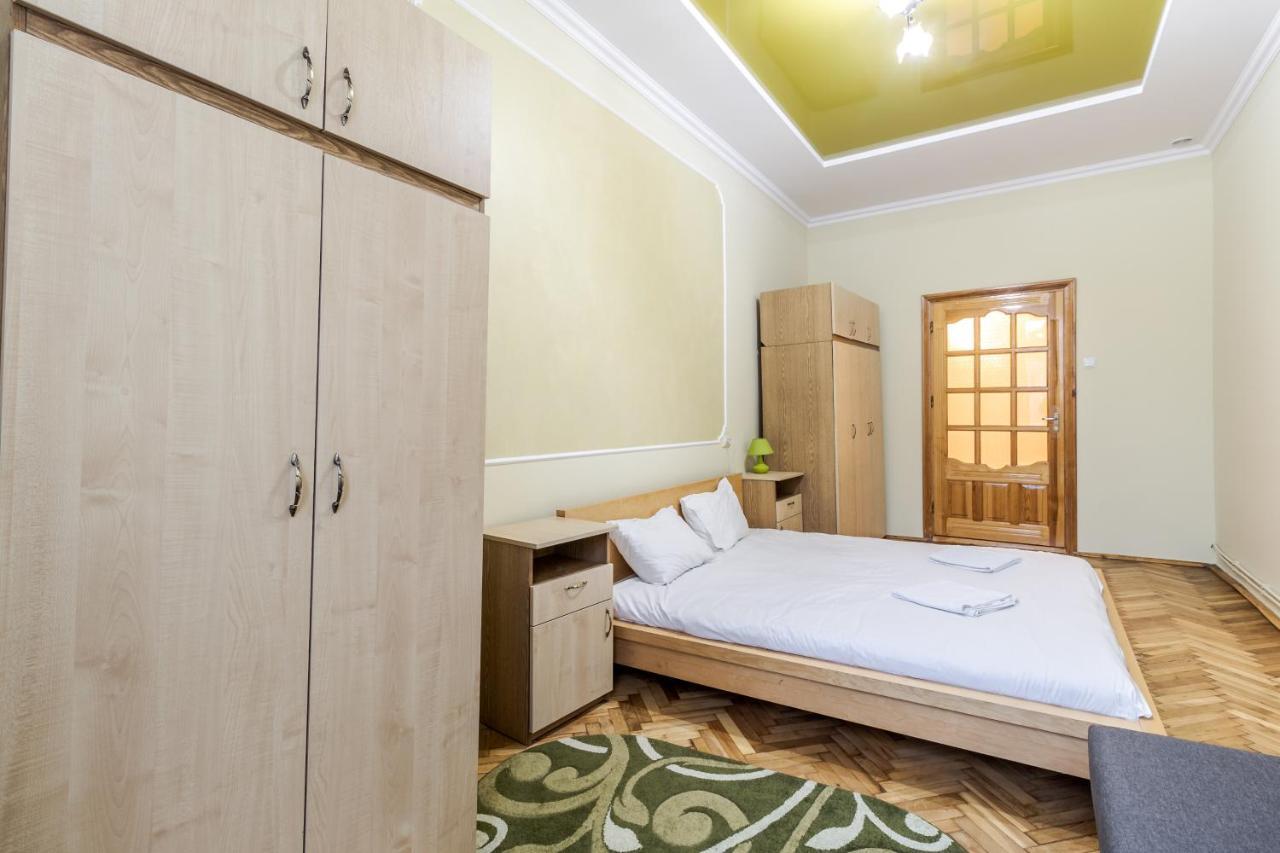 Akademika Hnatyuka Apartment Lviv Exterior photo