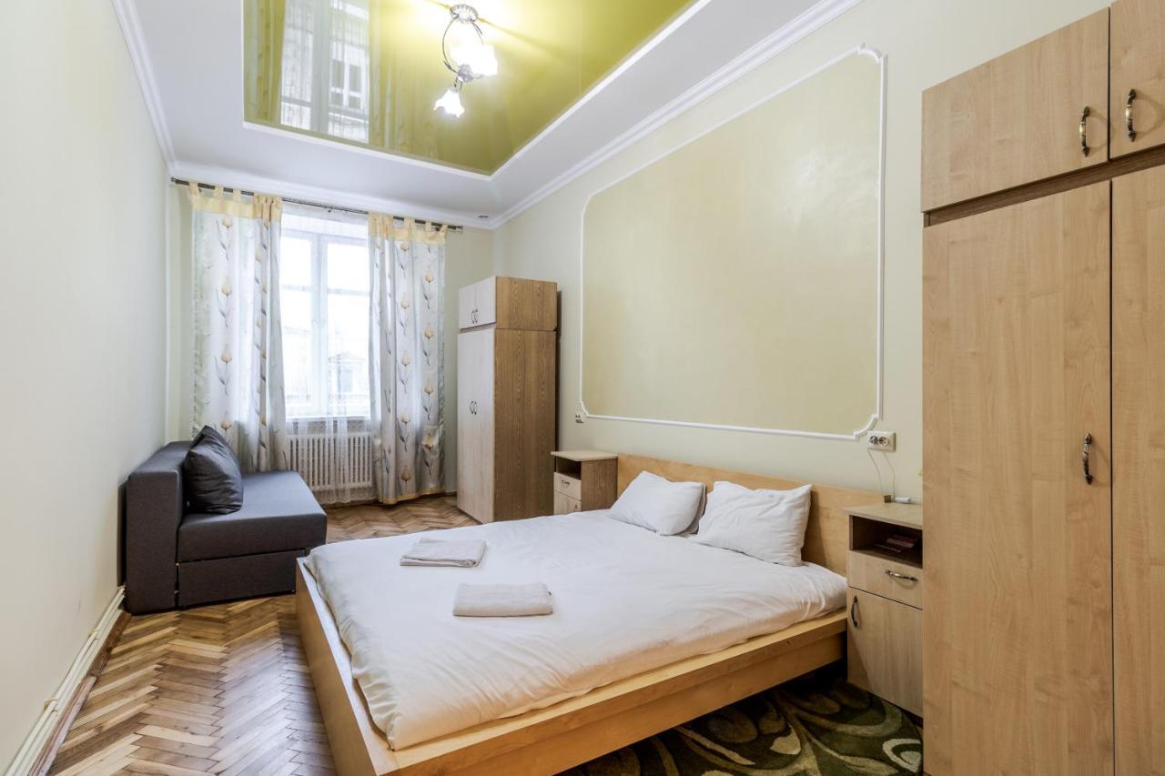 Akademika Hnatyuka Apartment Lviv Exterior photo