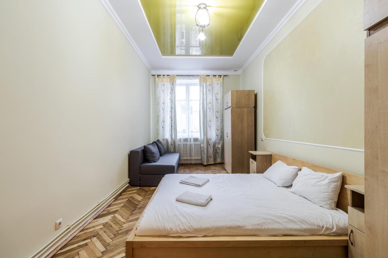 Akademika Hnatyuka Apartment Lviv Exterior photo