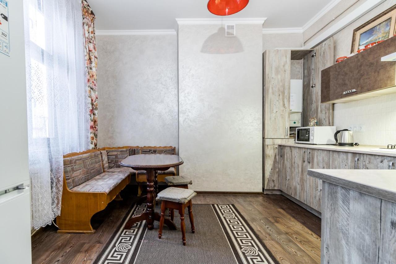 Akademika Hnatyuka Apartment Lviv Exterior photo