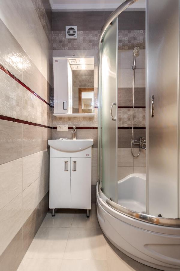 Akademika Hnatyuka Apartment Lviv Exterior photo